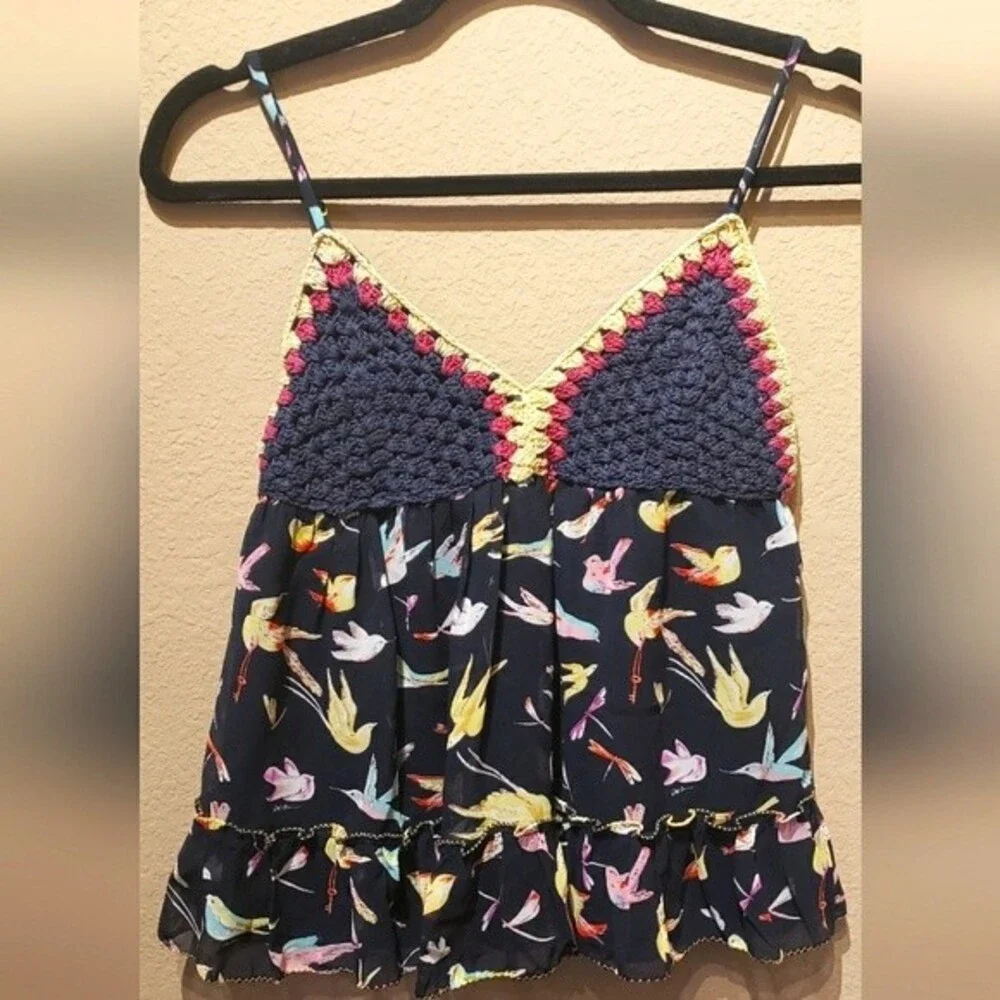 Chelsea & Violet Fllowy Bird Crochet Top Size Small - Picture 2 of 7